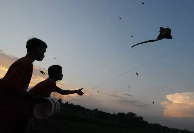 Hukuman denda menanti jika main layang-layang