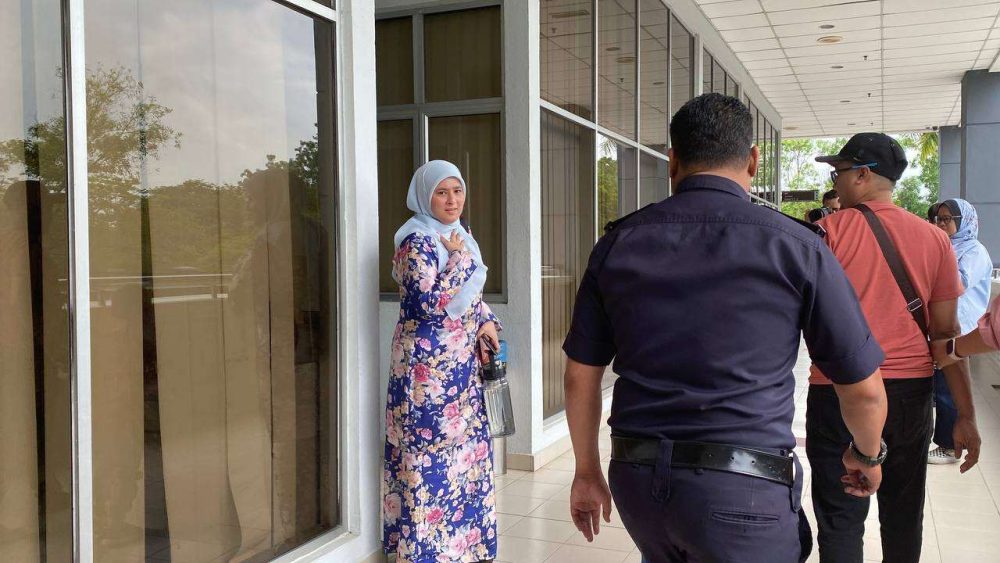 Pempengaruh Ceroboh Rumah Zarina Anjoulie Akhirnya Mengaku Bersalah!