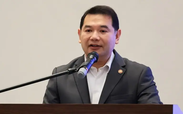 Rafizi signals he’s moving on despite Anwar’s appeal to stay