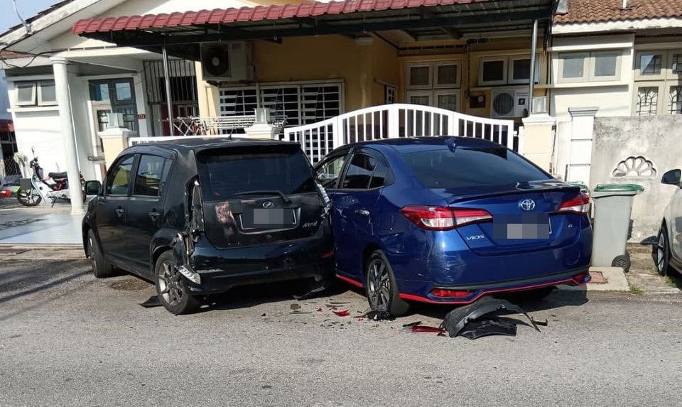 Parkir depan rumah pun kena langgar