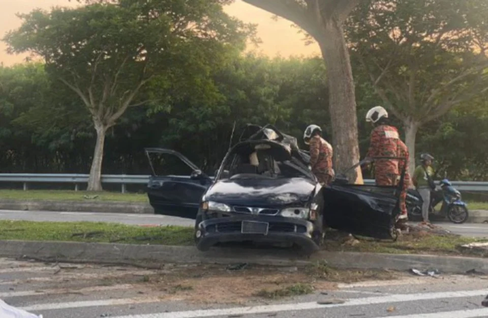 Wira rempuh pokok di Klebang, dua lelaki maut