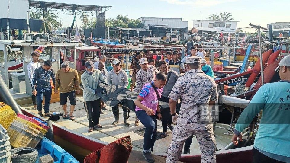 'Saya nampak tekong kibas api di badannya dan terus terjun laut, tetapi hilang...'