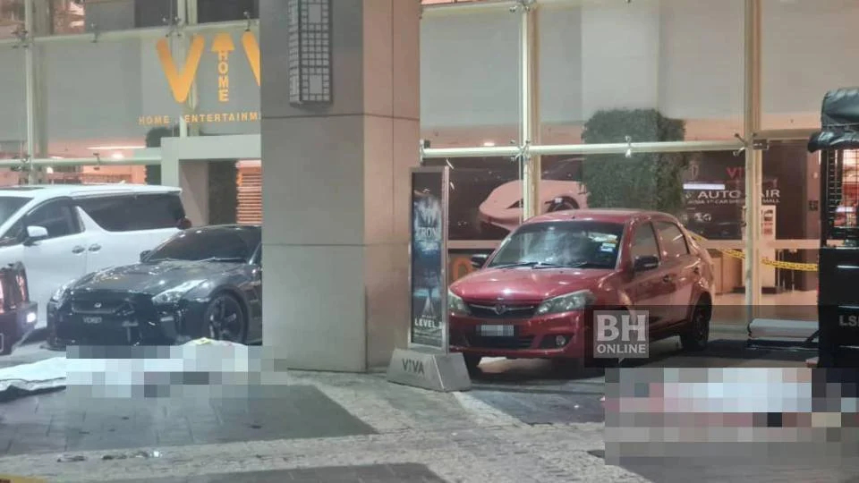 2 lelaki maut ditembak di hadapan pusat beli-belah di Cheras