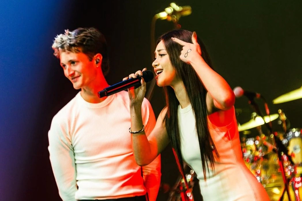 Daiyan Trisha Dikecam Kerana Trend Ini Dengan Henry Moodie [VIDEO] 