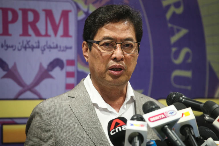 MACC chief apologises to Teoh Beng Hock’s family 16 years after death, offers financial support for child