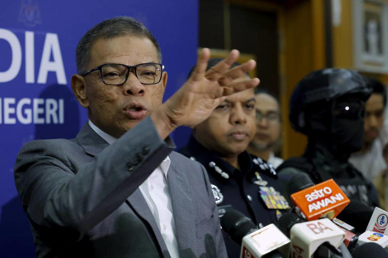 'Turun Anwar' rally: No notice makes it difficult, but police will facilitate - Saifuddin