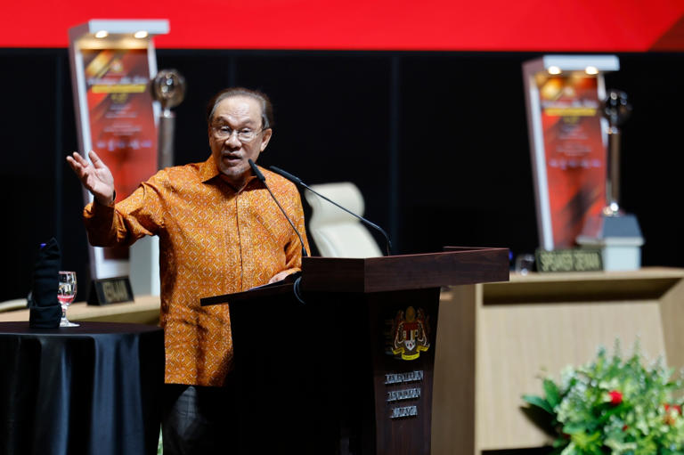 ‘I was not invited’: Anwar says he won’t join KL protest urging him to quit