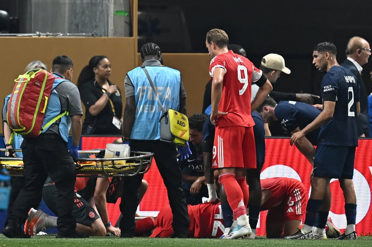 Jamal Musiala cedera ngeri, patah pergelangan kaki ketika menentang PSG