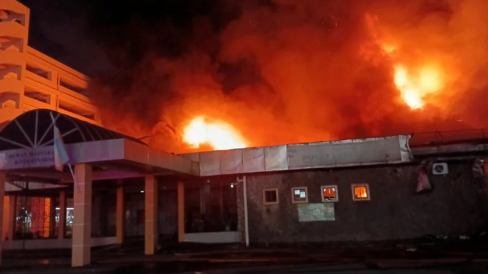 Dewan masyarakat berusia lebih 60 tahun musnah terbakar