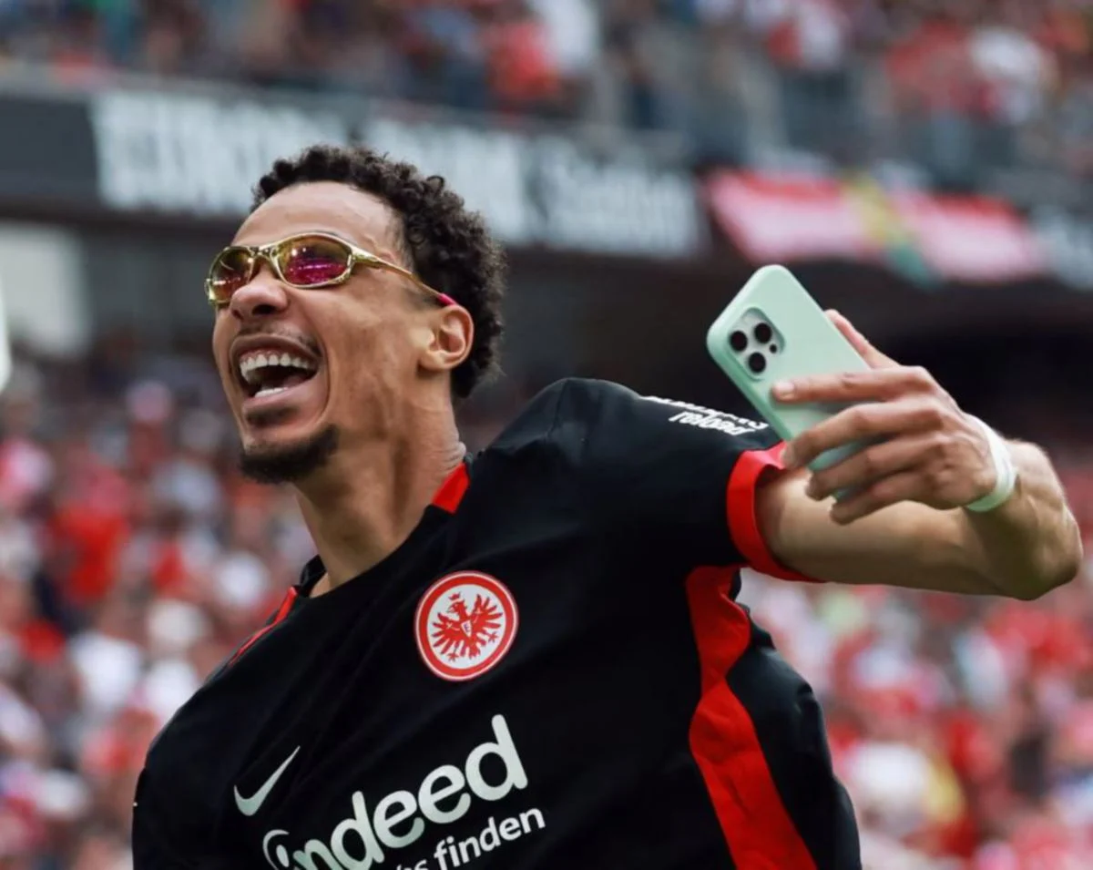 Liverpool setuju sambar Ekitike RM451 juta