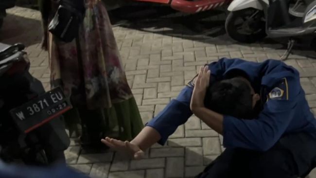 Wanita panggil bomba tangkap ular ghaib