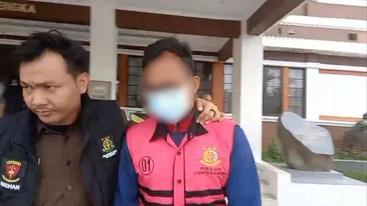 Setiausaha seleweng dana kerajaan main judi online