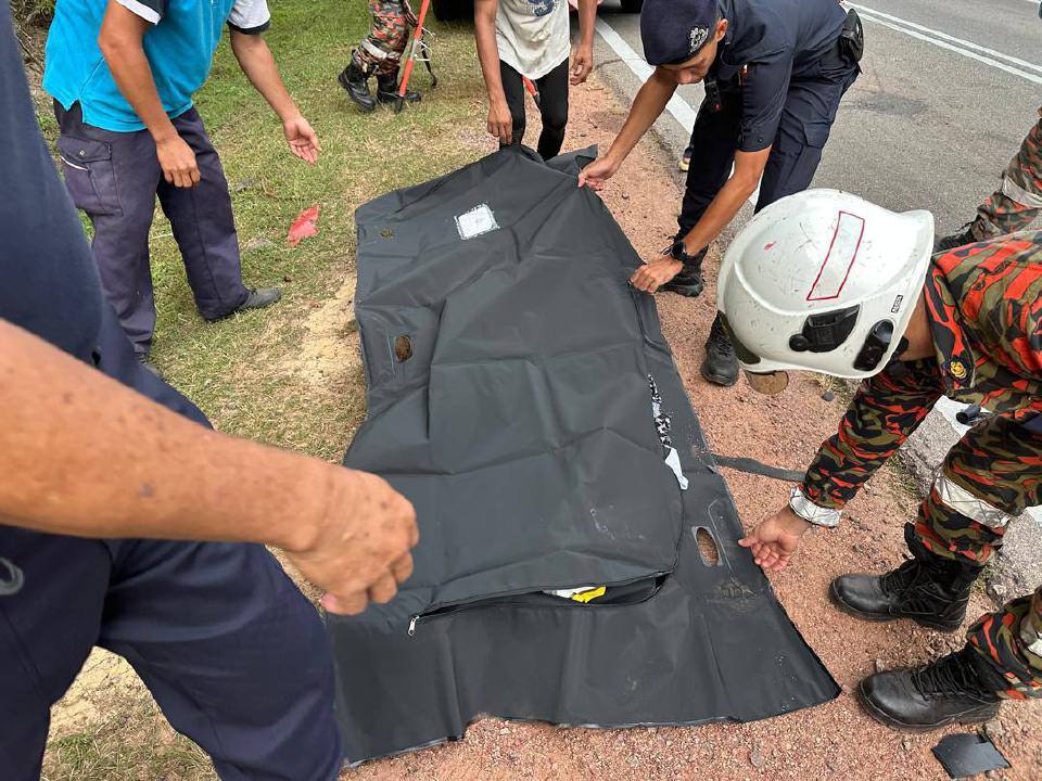 Budak 3 tahun antara 3 maut dua kenderaan bertembung di Rompin