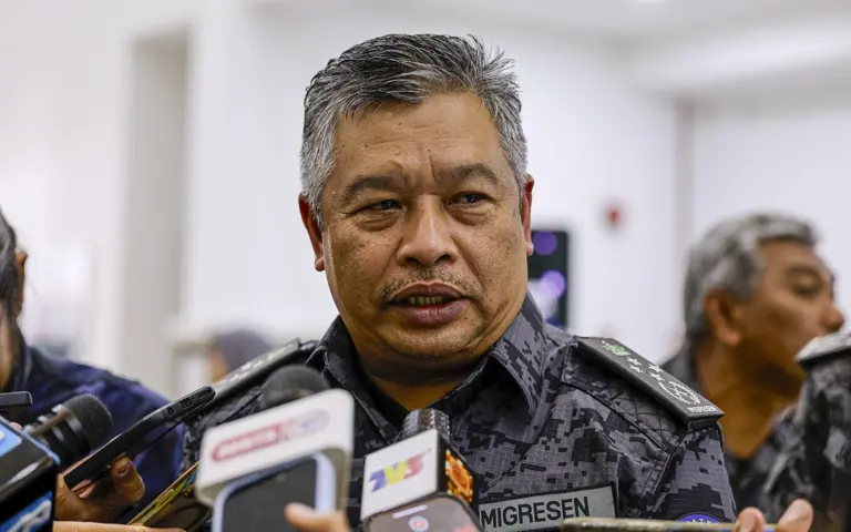 Immigration dept busts syndicate forging work permits