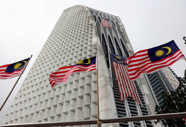 DAP leaders urge forgiveness, Umno Youth demands 'stern action' over flag incident