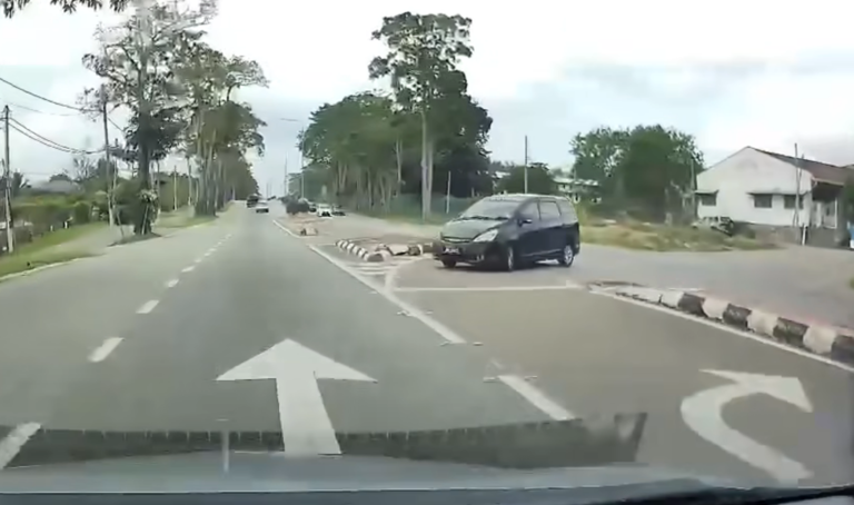 Dangerous U-turn that went viral leads Kluang police to driver who nearly caused crash (VIDEO)