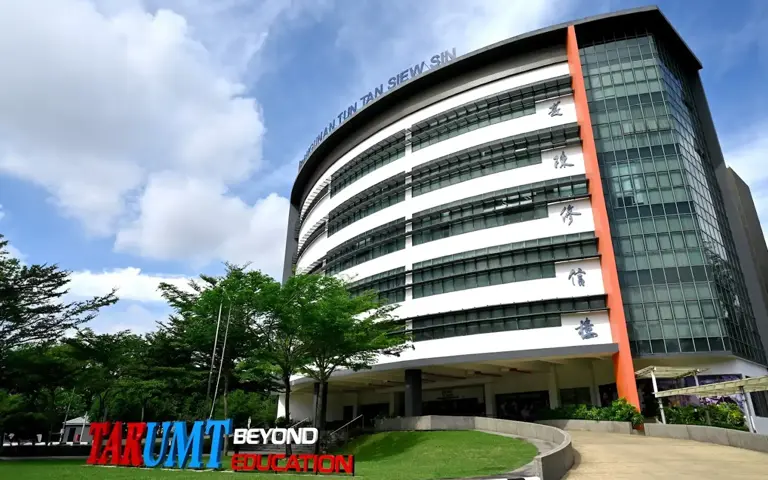 Alumni group calls for resignations at TAR UMT after student deaths