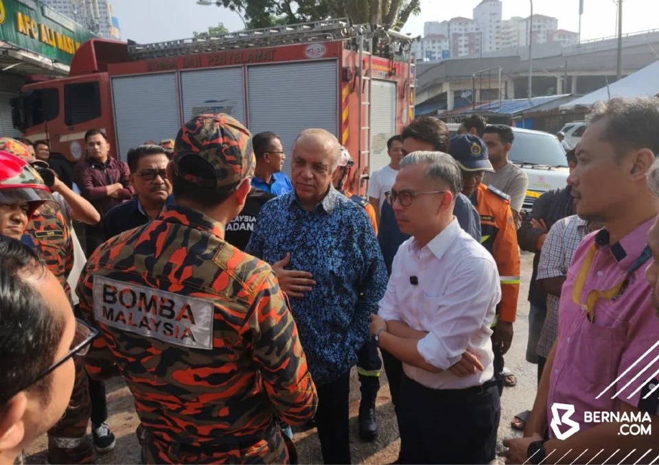 14 rumah setinggan, 4 kedai di Pantai Dalam musnah dalam kebakaran