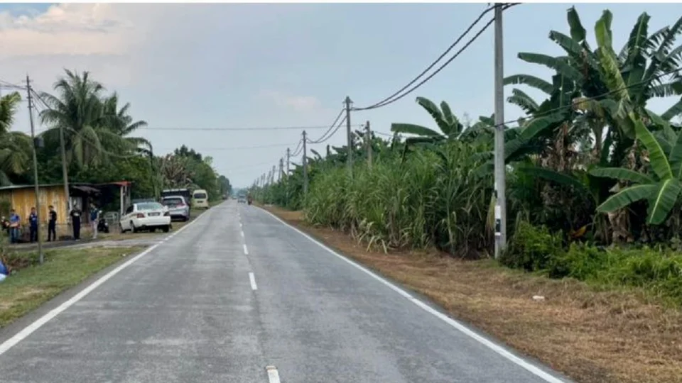 Ajal pelajar dalam perjalanan ke masjid