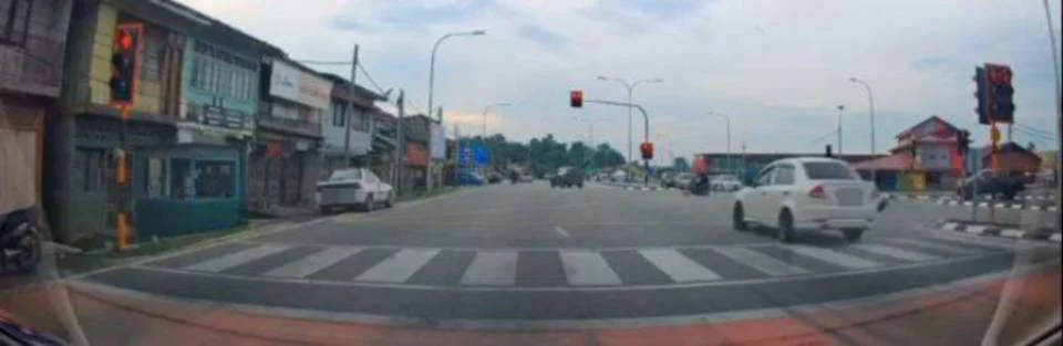 Calon SPM maut, motosikal dirempuh kereta disyaki langgar lampu isyarat merah