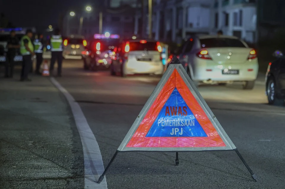 Buat pusingan haram, JPJ keluar tujuh saman dalam dua jam