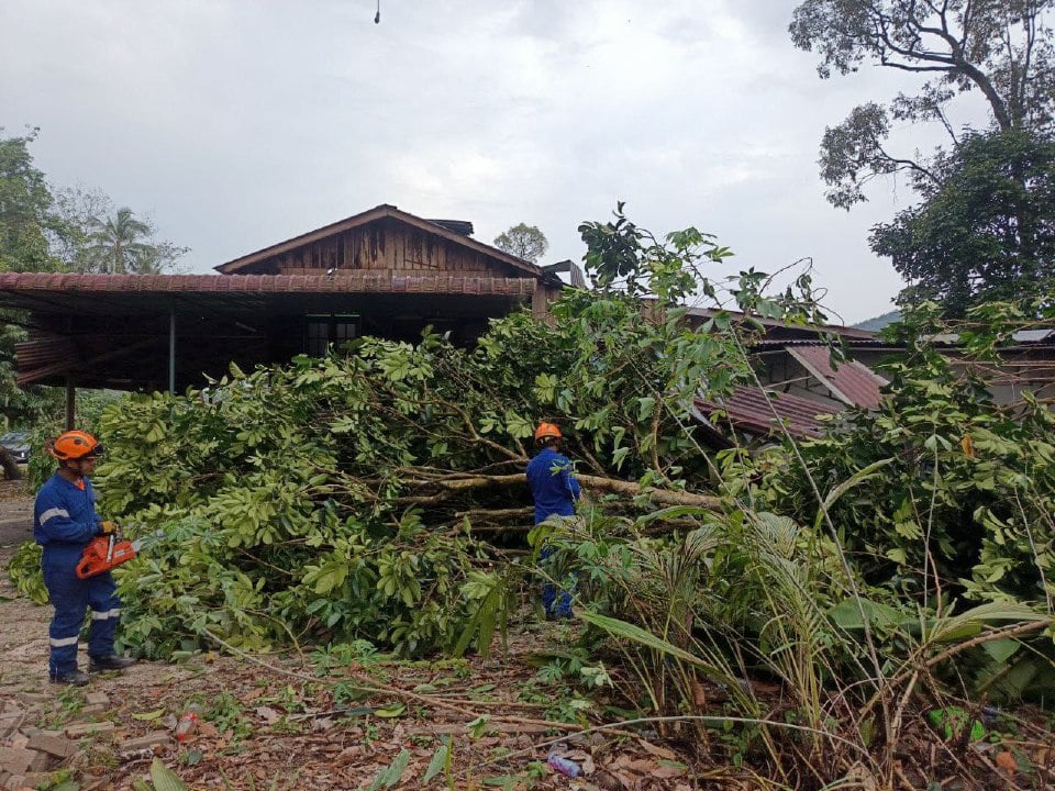 60 rumah daripada 8 kampung di Sik rosak akibat ribut