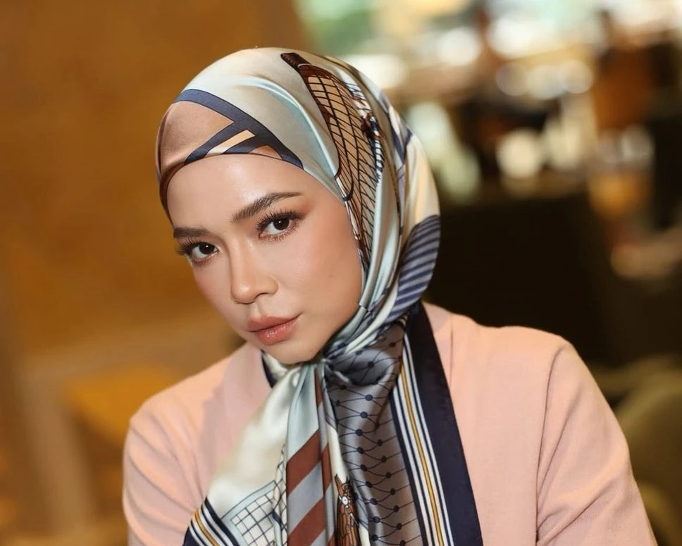 Hati Nora Danish ‘Dicuri’ Jejaka Berkopiah?