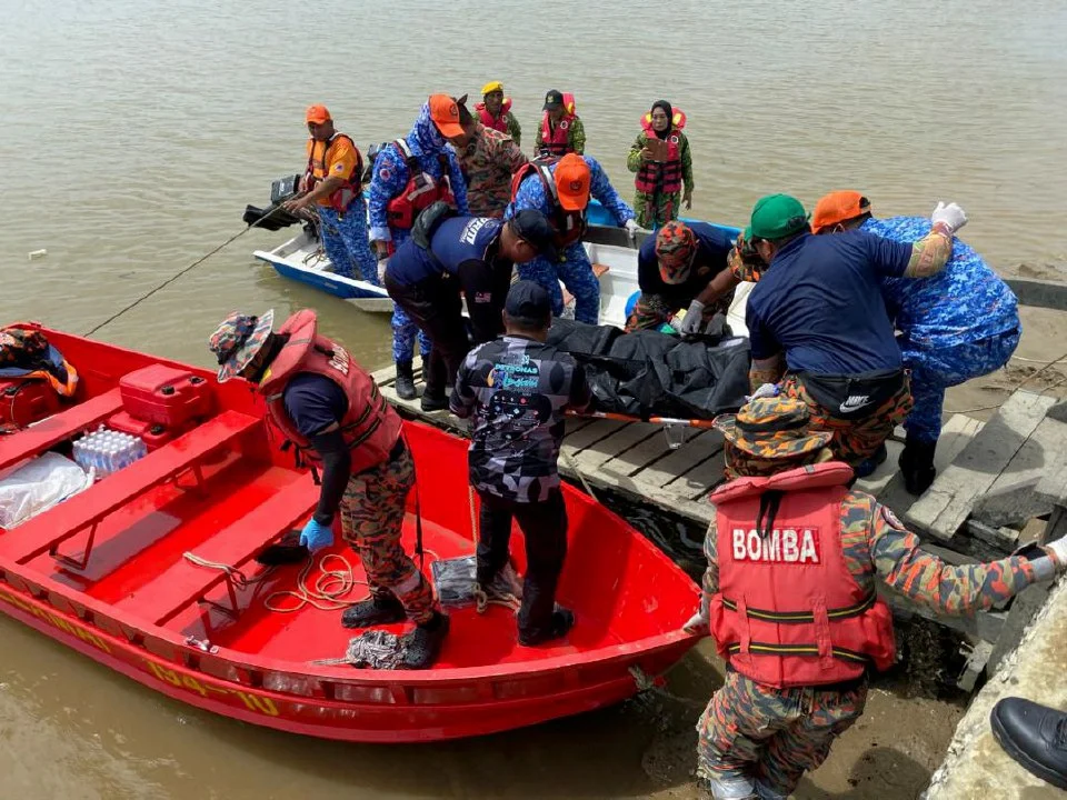 Mayat lelaki terapung di perairan Kabong disahkan Tuah Bujang