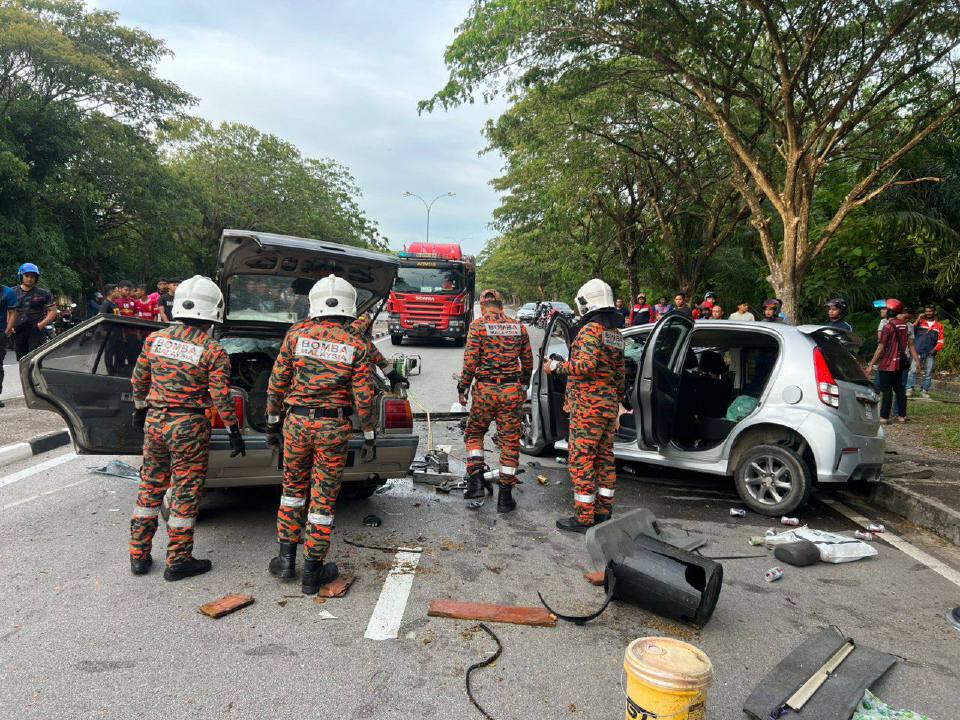 2 maut, seorang parah nahas di Bertam Perdana
