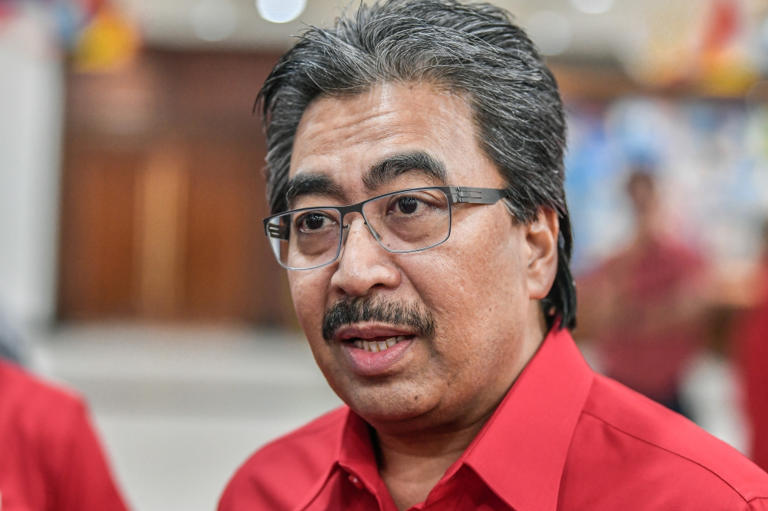 Johari Abdul Ghani to take charge of Kampung Sungai Baru eviction clash that wounded senior KL cop
