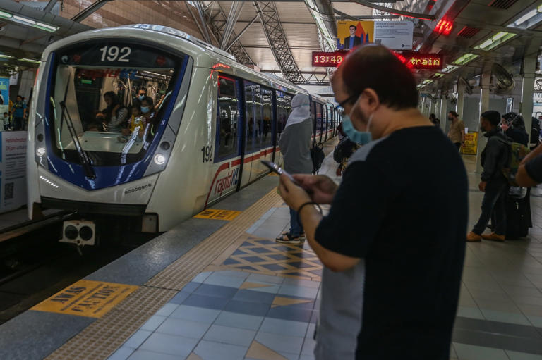 Power fault disrupts MRT Putrajaya Line, Rapid KL deploys shuttle buses
