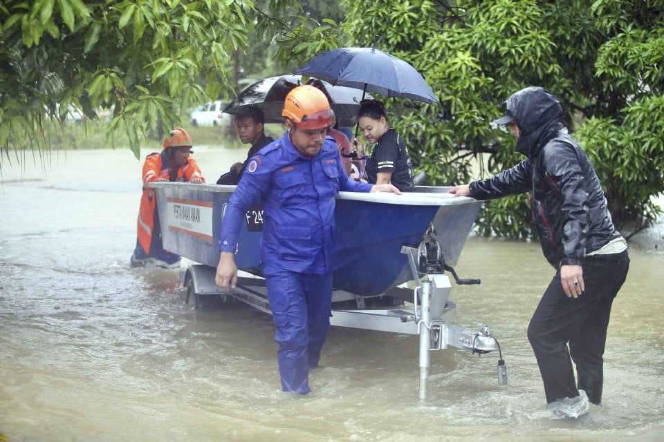 Rakyat Malaysia kumpul sumbangan dalam talian bantu mangsa banjir Sabah