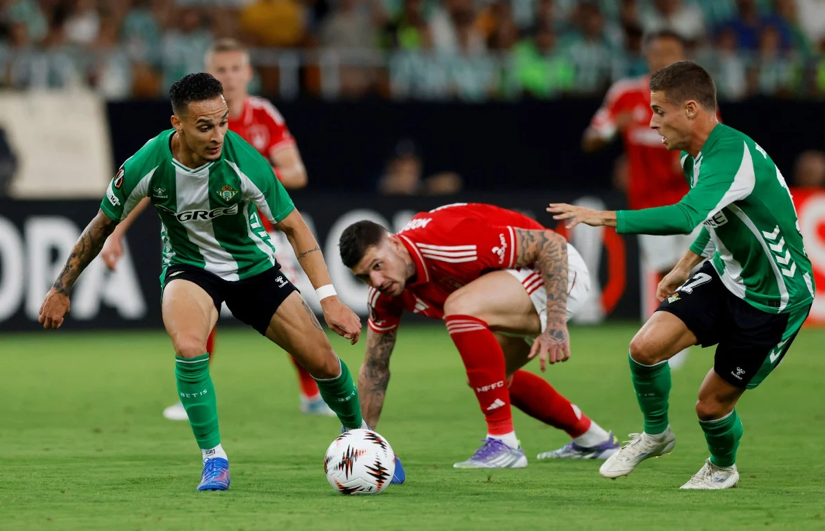Gol lewat Antony ranapkan impian Forest