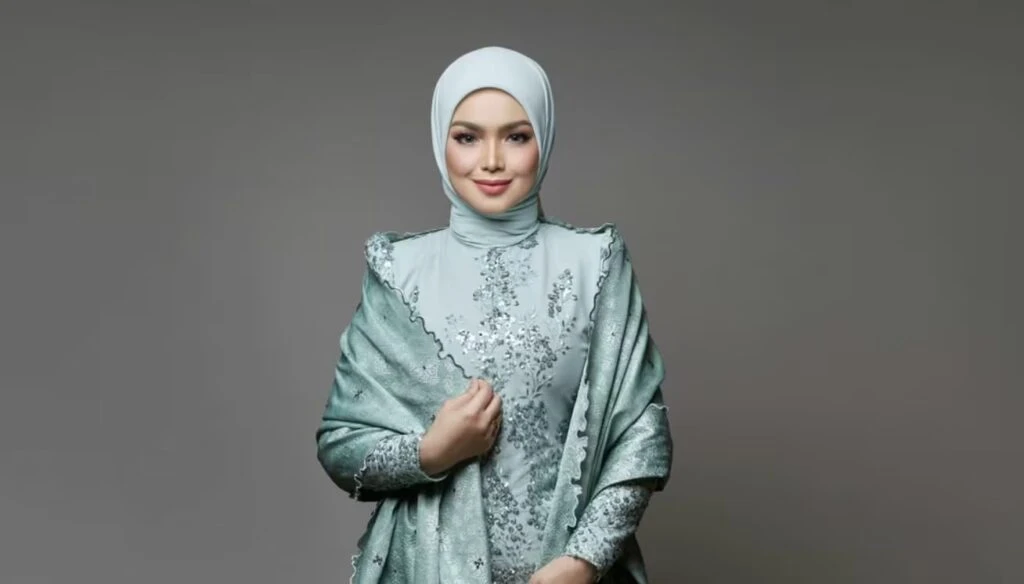 Siti Nurhaliza - Saya Dah Tua, Lagi 4 Tahun Nak Masuk 50 [VIDEO] 