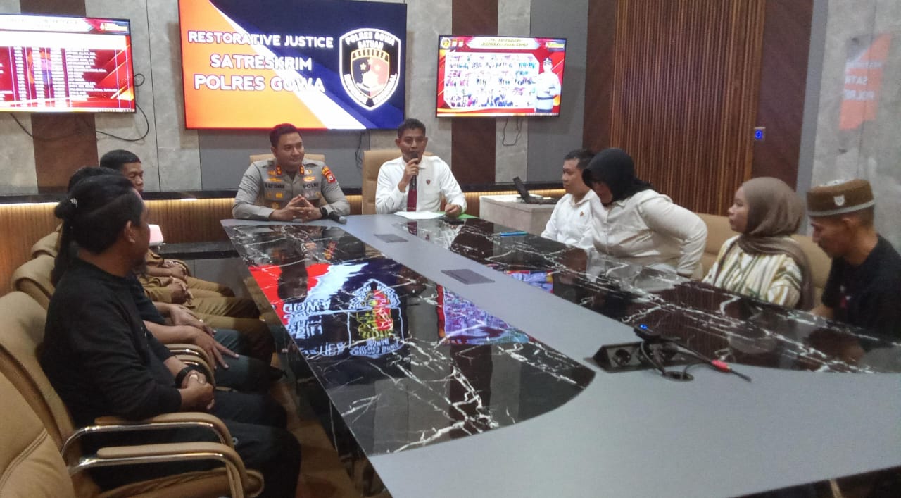 Demi cinta, isteri rayu polis bebaskan suami selepas dipukul