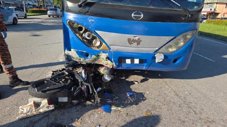 Remaja maut terperosok bawah bas selepas kemalangan