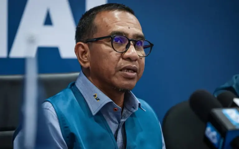 Bersatu leader rejects calls for Wan Saiful’s sacking after attack on Azmin