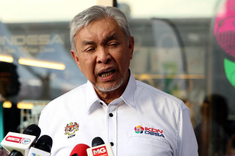 ‘Nothing new,’ Zahid says on not being invited to another party’s AGM