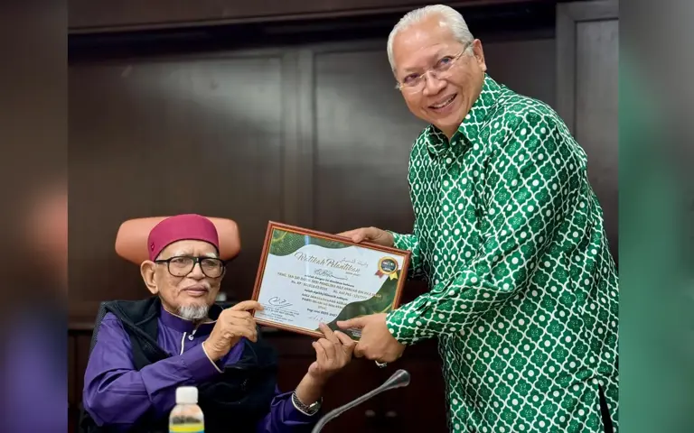 Puad mocks PAS for making Annuar its Sabah polls director