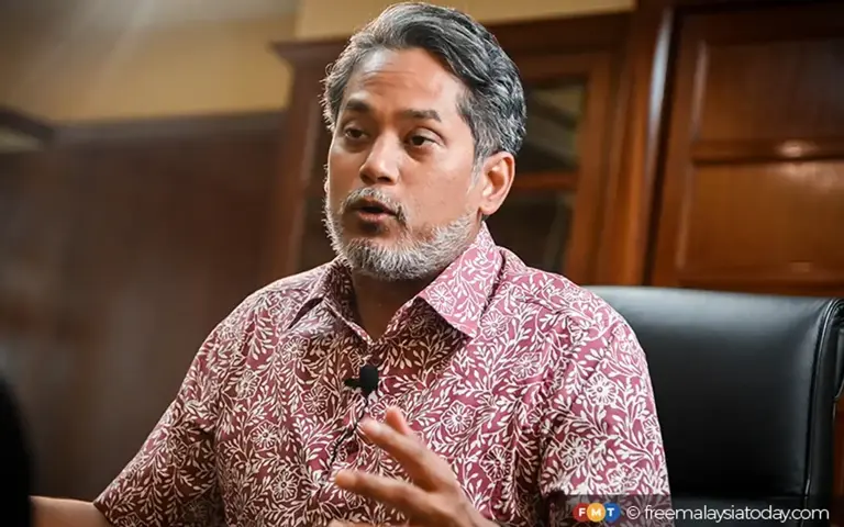 Khairy set to rejoin Umno, says report