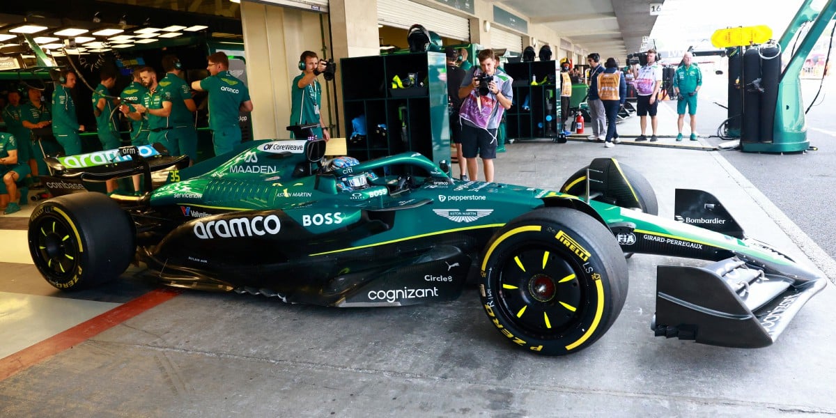 Aston Martin lantik Crawford sebagai pemandu simpanan baharu