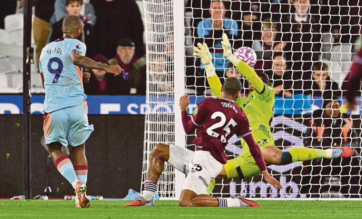 Brentford tambah luka West Ham