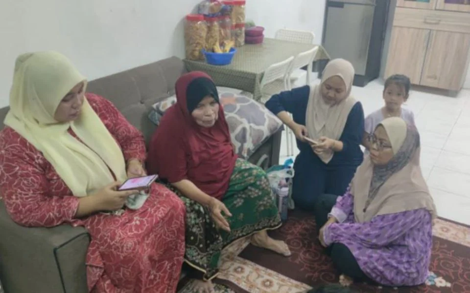 Penyamun pura-pura minta air, sebelum rentap gelang dan telefon nenek