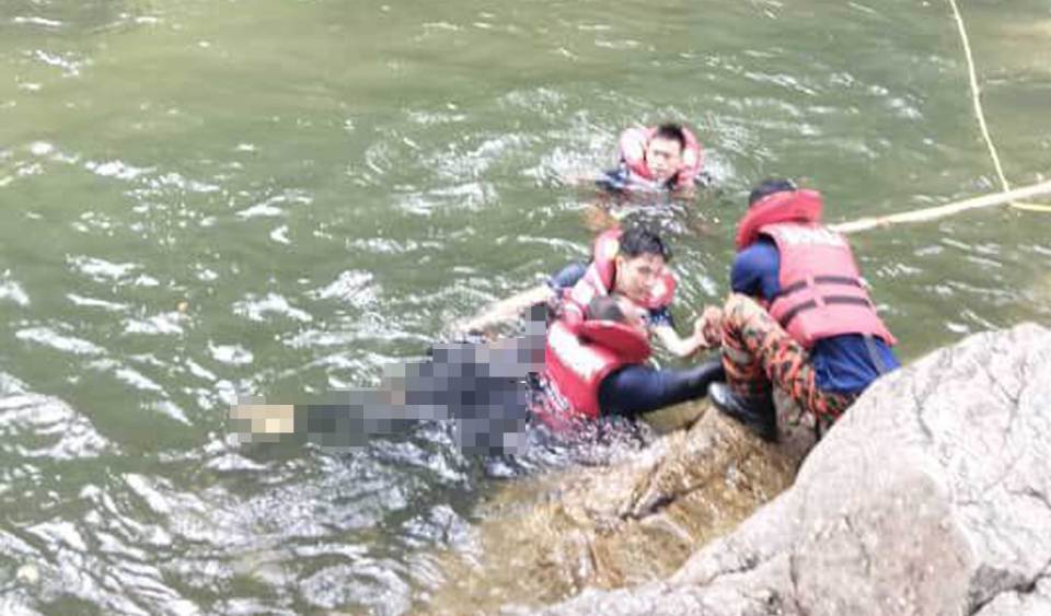2 jam selepas hilang, jasad pemuda ditemukan 5m di dasar sungai