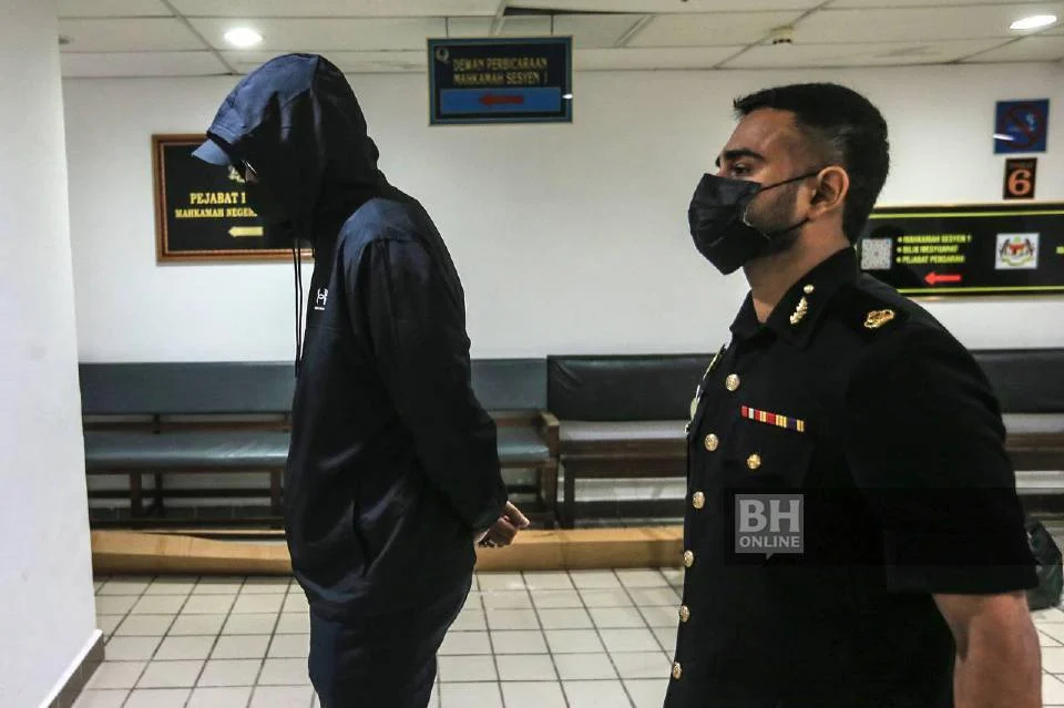 Pegawai bank didakwa 79 pertuduhan rasuah RM488,050