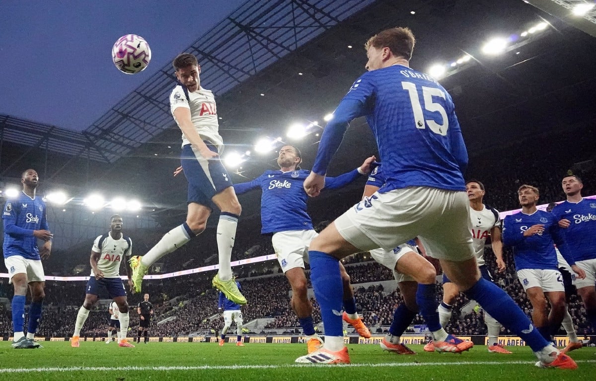Van de Ven wira Spurs benam Everton 3-0
