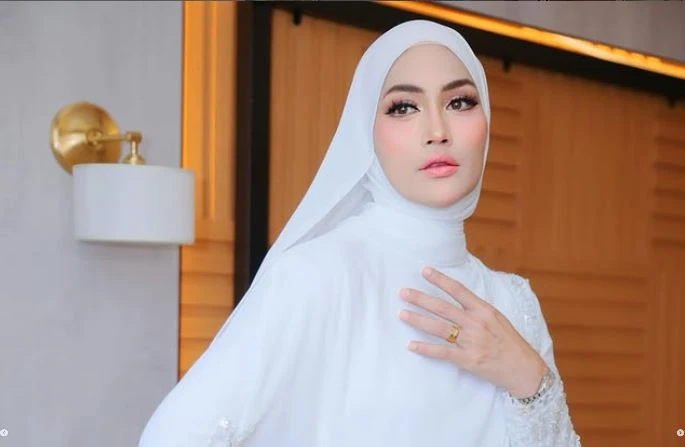 Kecoh Isu Unfollow Fazura! Fasha Sandha Akhirnya Bersuara, Siap Buat Tutorial Lagi!