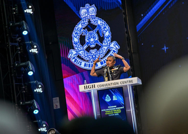 Cops bust eight online scam rings in KL, arrest 52 foreign nationals and five locals