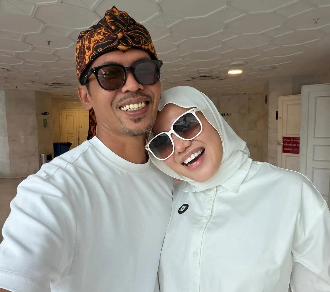 Shuib Rakam Gambar Watie Tidur Dalam Kereta