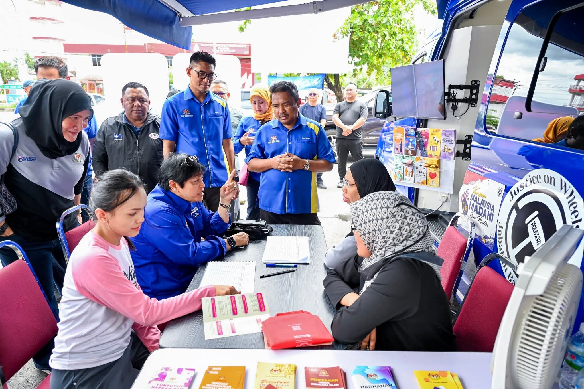 Kerajaan Cadang Perbanyakkan Klinik Bantuan Guaman, Padankan Sistem Digital – Azalina
